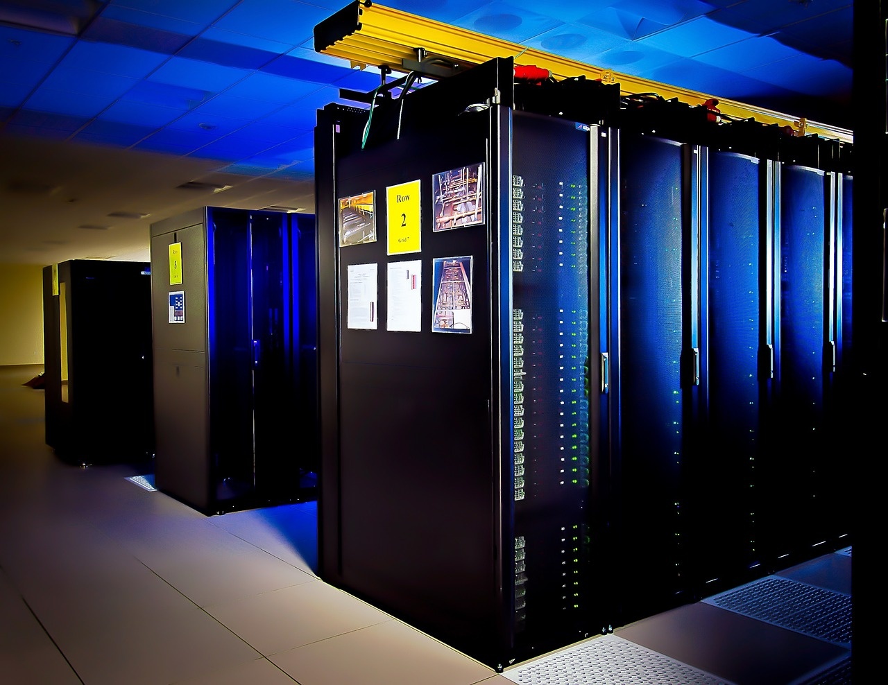 supercomputer-1782179_1280.jpg