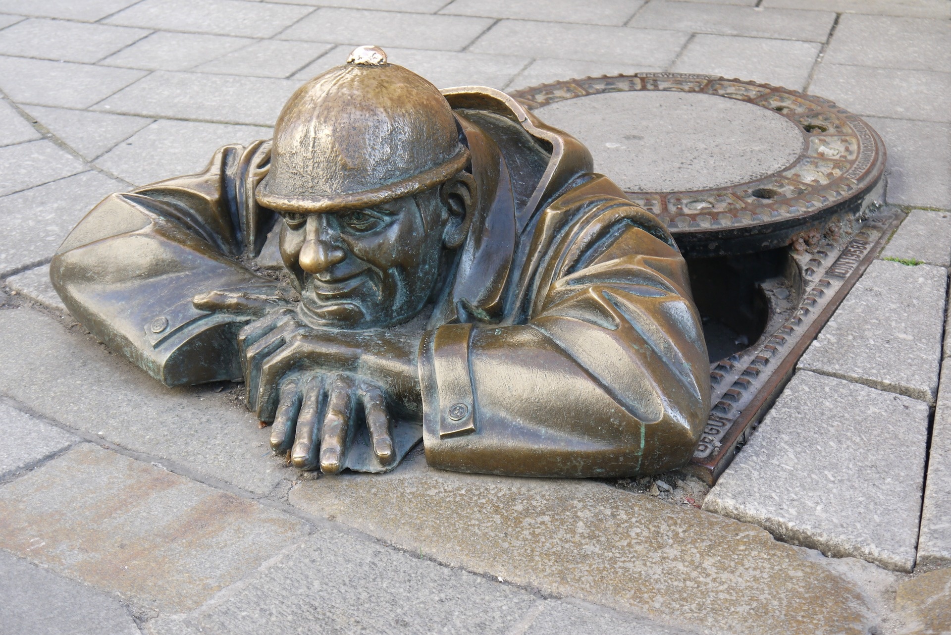 sculpture-1007990_1920.jpg