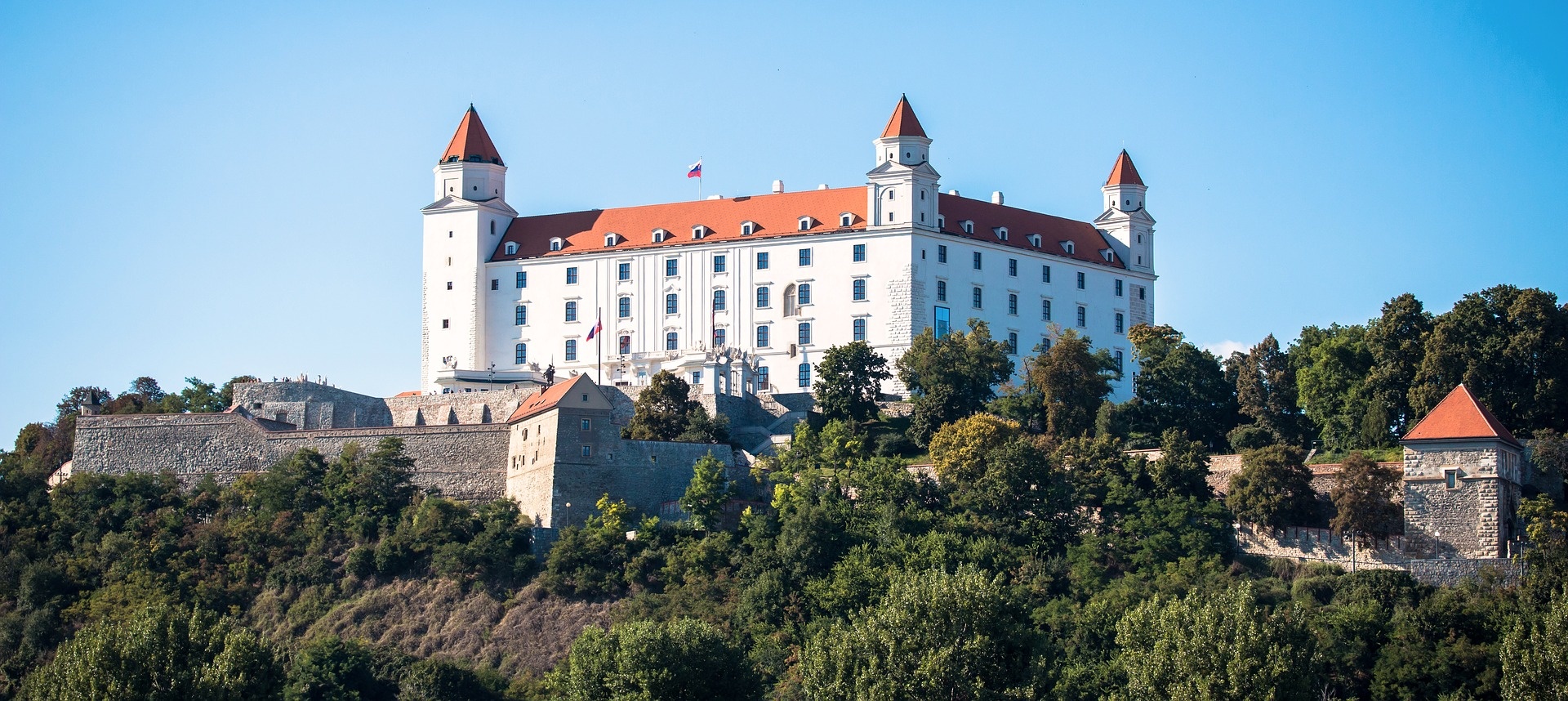 bratislava-1828485_1920.jpg