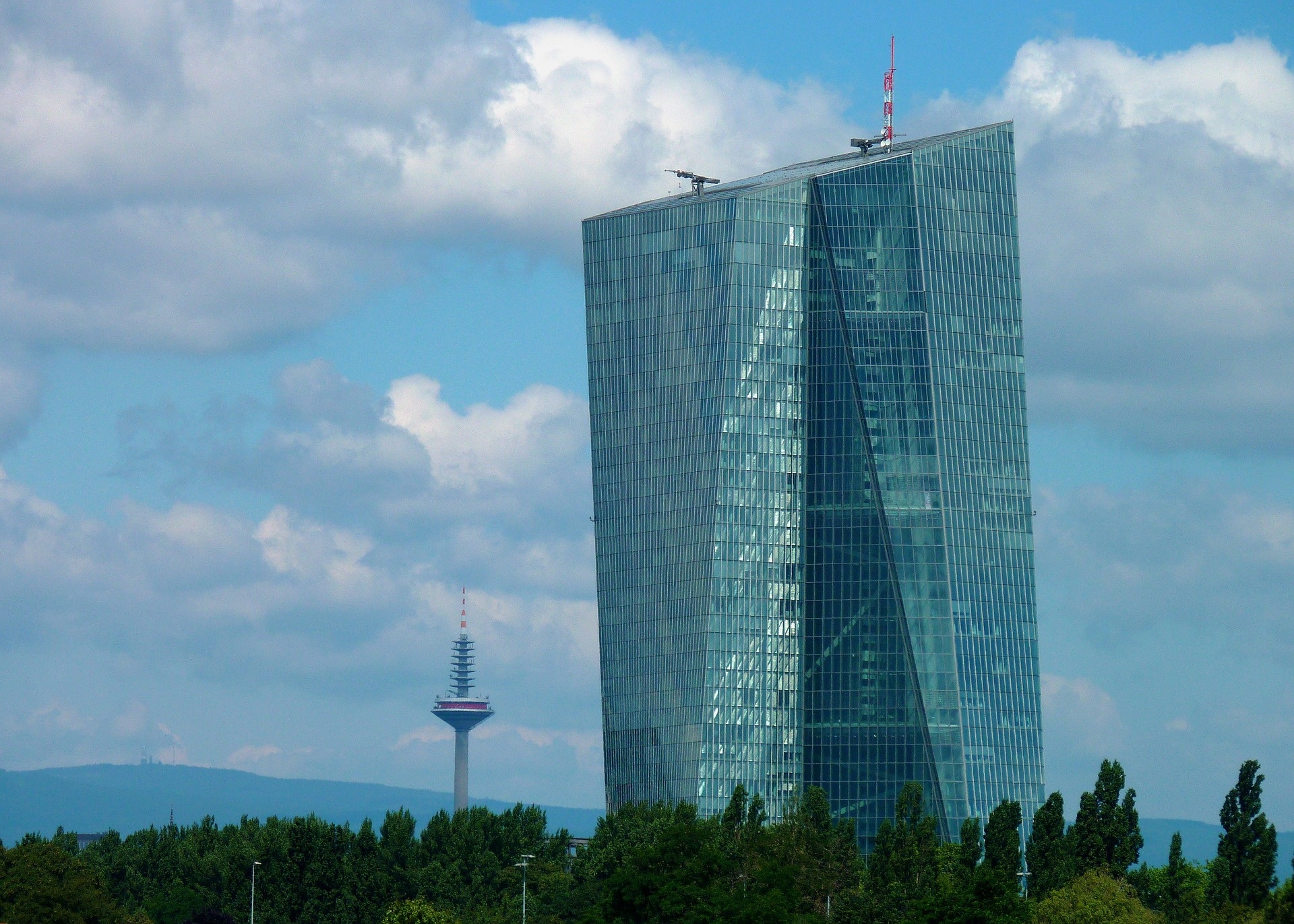 ecb-1519563_1920.jpg