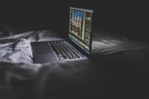 macbook-925856__340.jpg