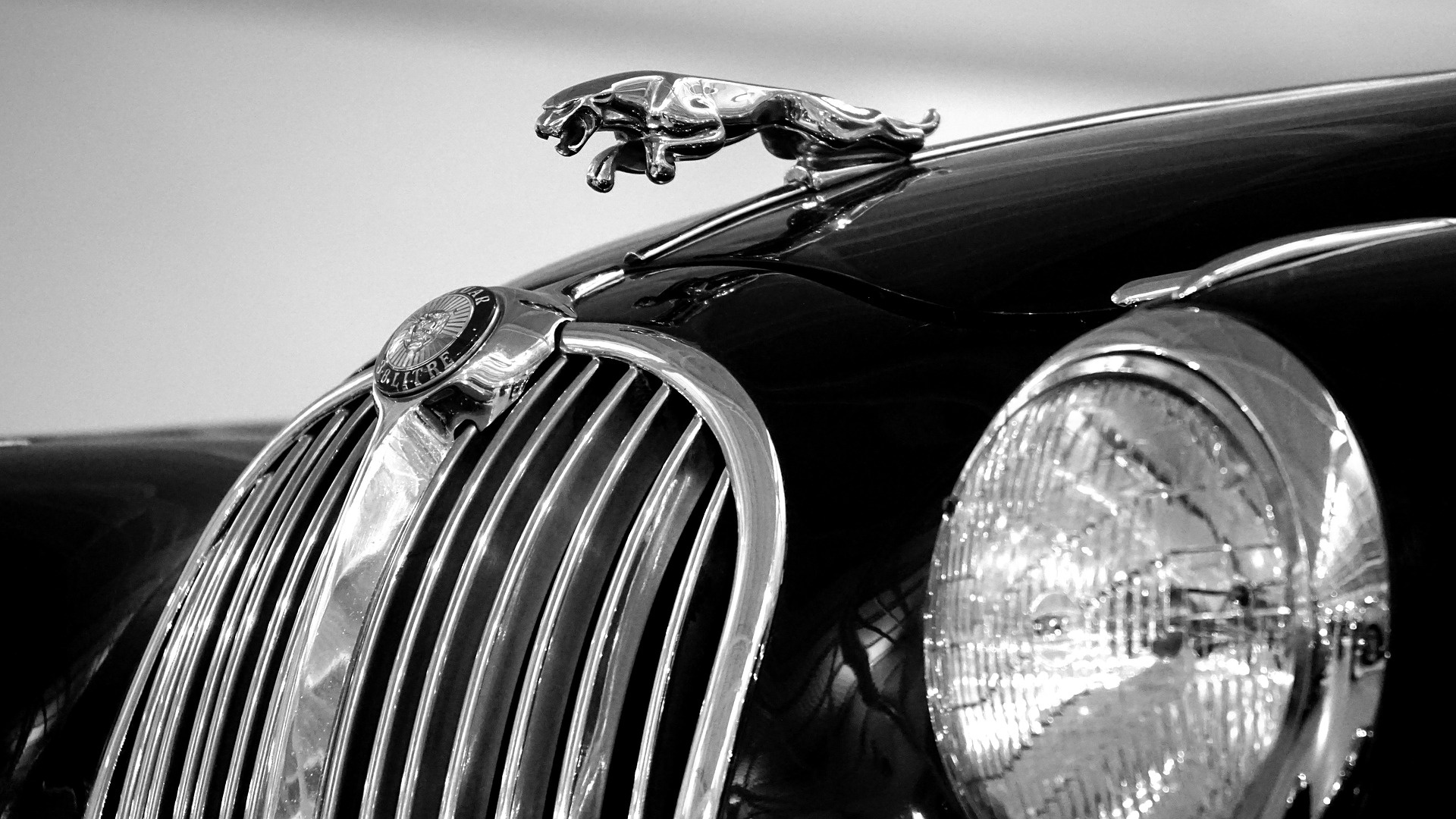 car-1730778_1920.jpg