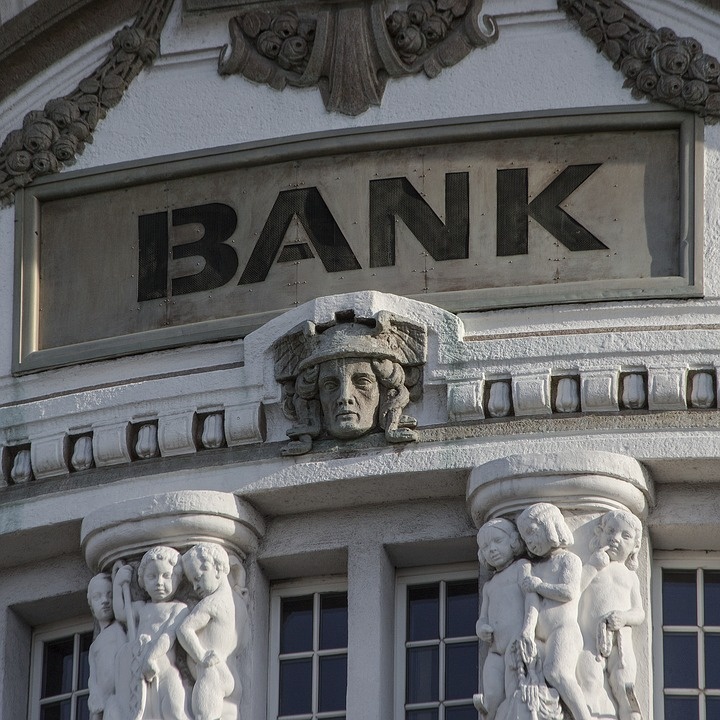 bank-2907728_960_720.jpg