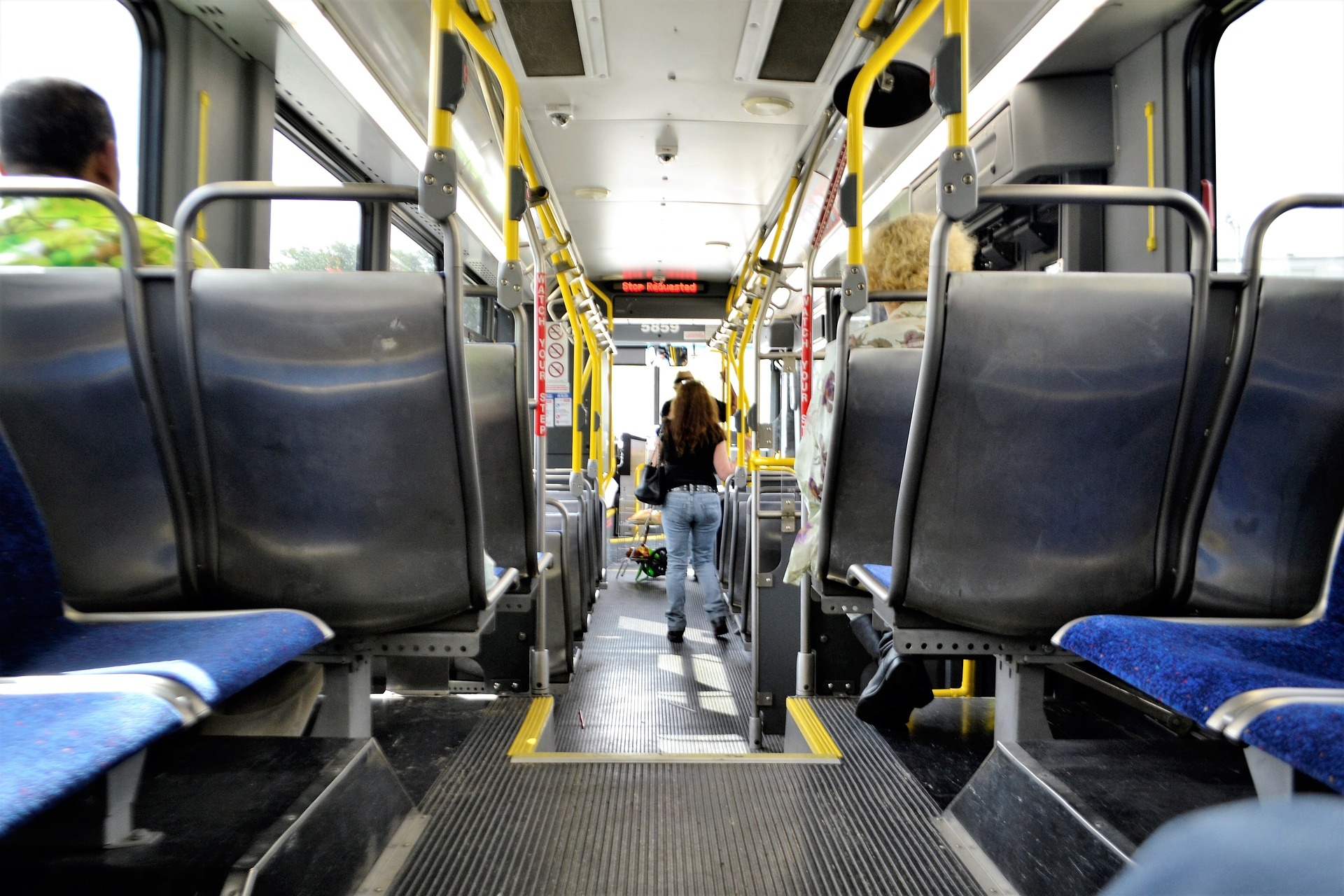 metro-bus-2825217_1920.jpg