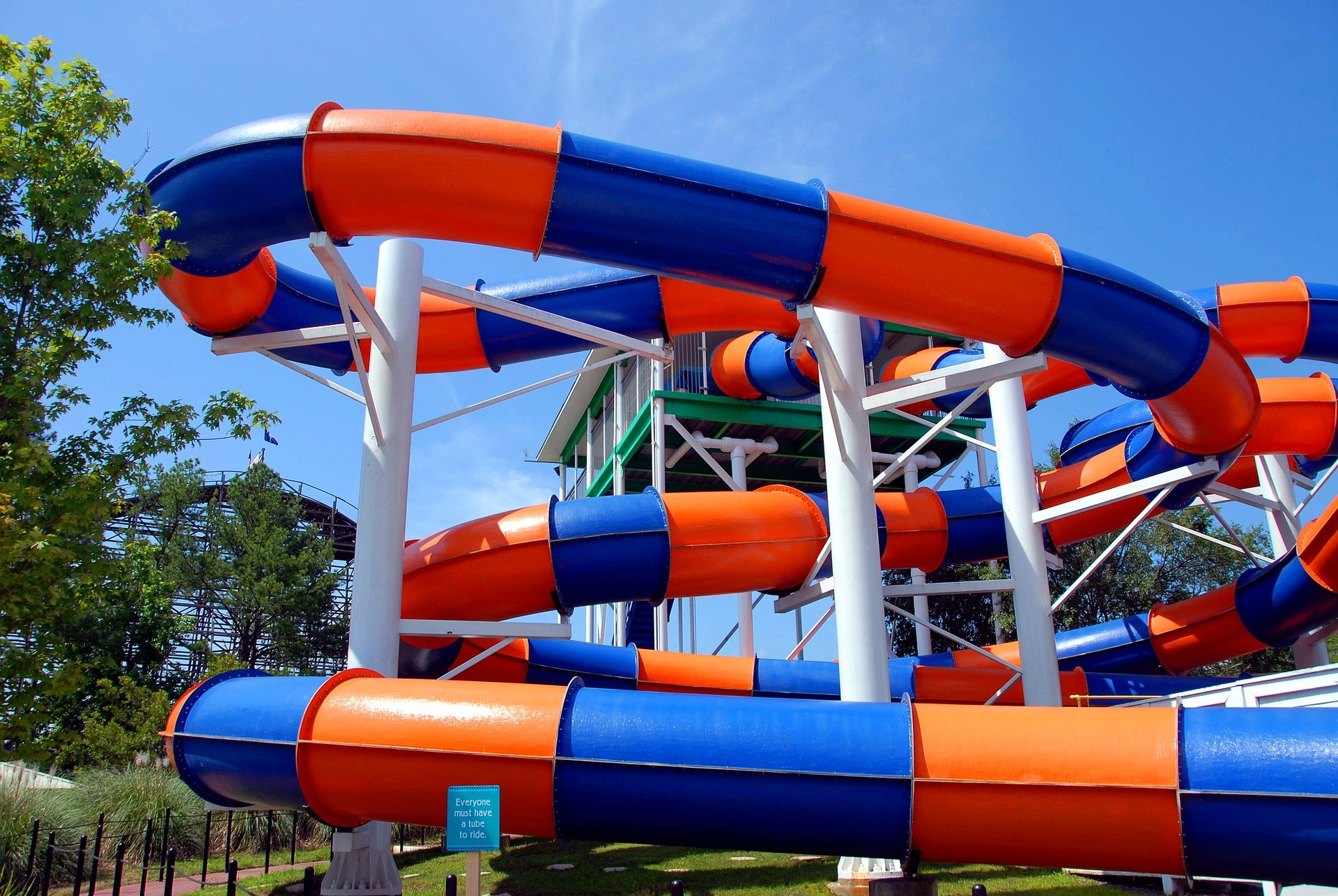 water-park-1657488_1920.jpg