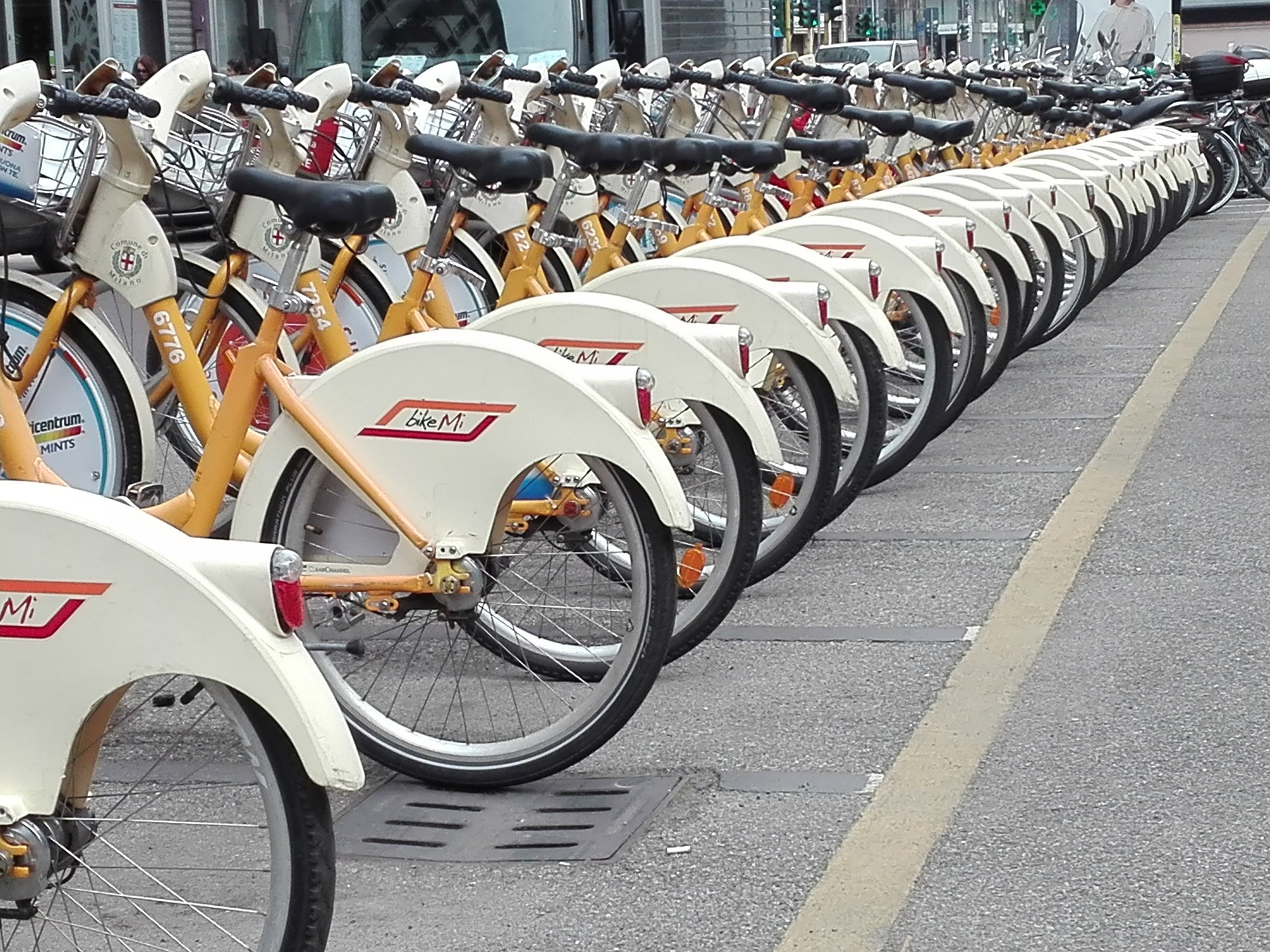 milan-bike-2253373_1920.jpg