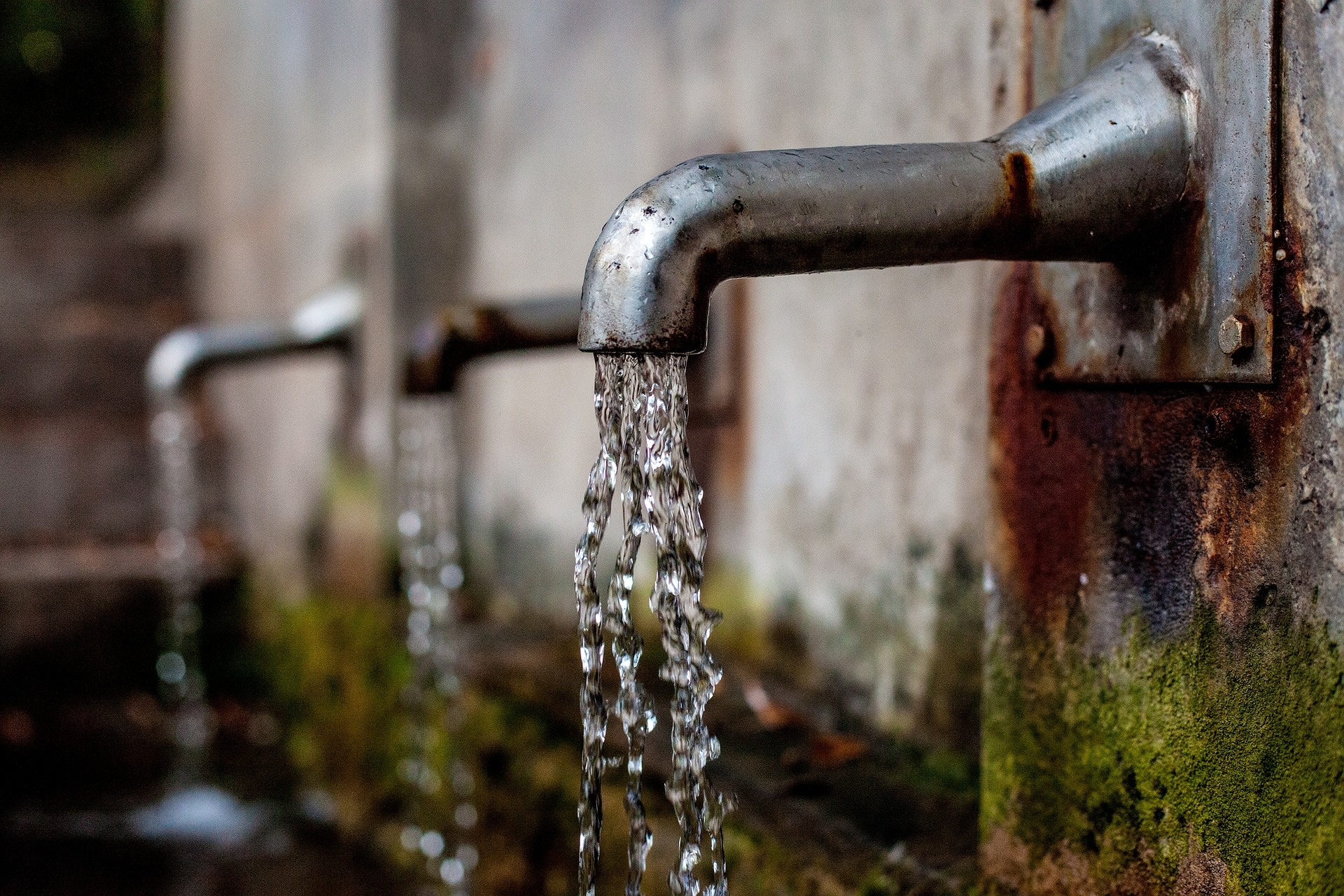 faucet-1684902_1920.jpg