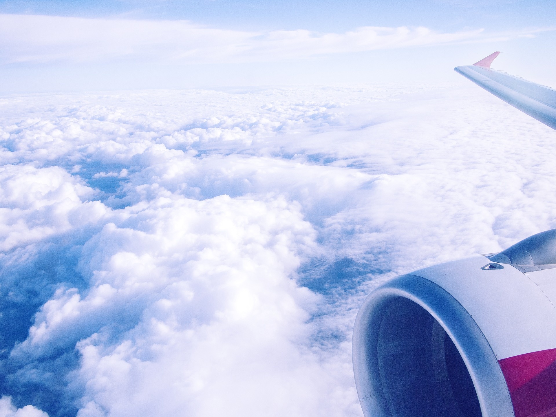 airplane-2230827_1920.jpg