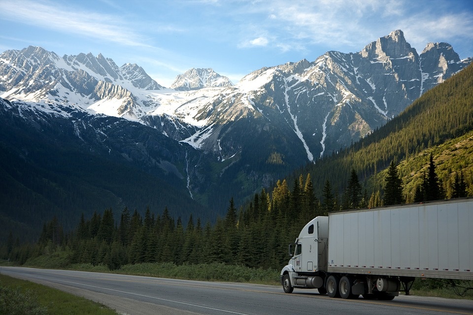 truck-2677373_960_720.jpg