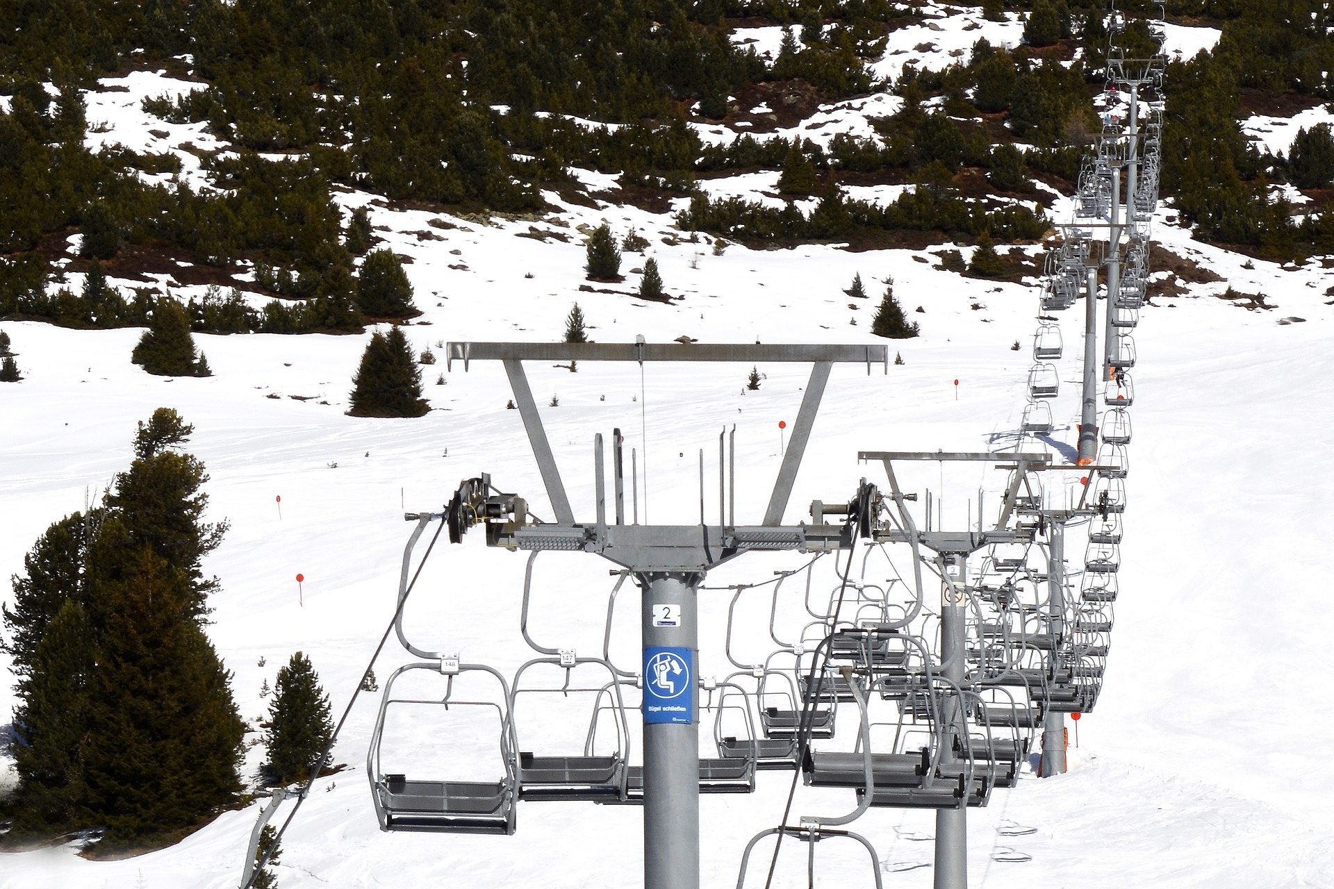 chairlift-2087105_1920.jpg
