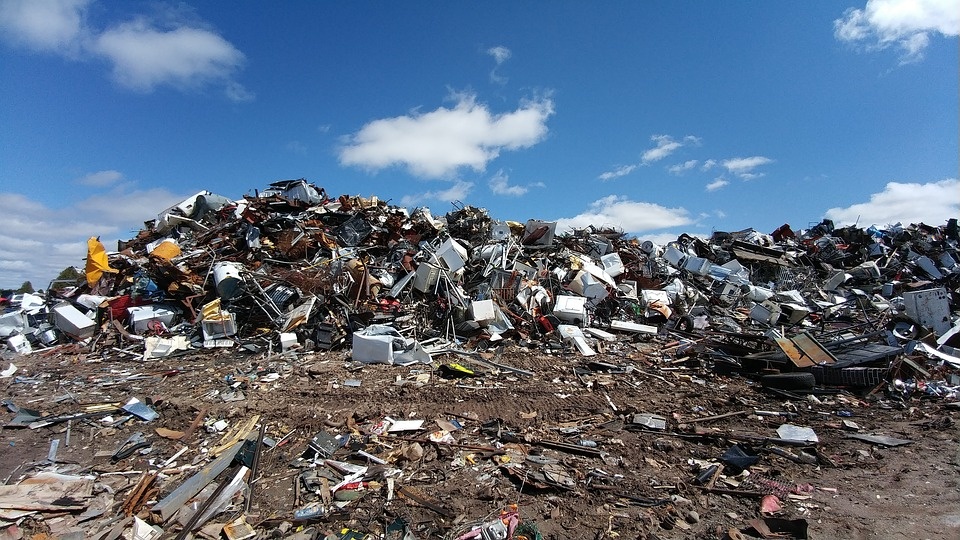 scrapyard-2441432_960_720.jpg