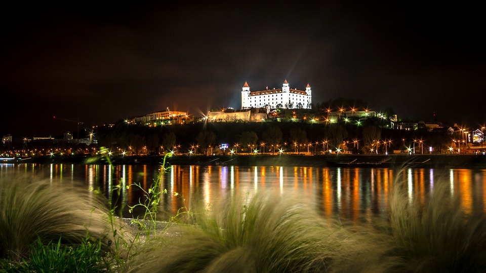 bratislava-1324661_960_720.jpg