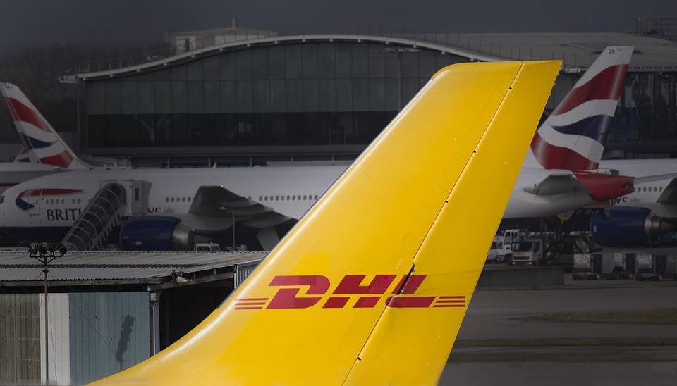 dhl-2882823_960_720.jpg