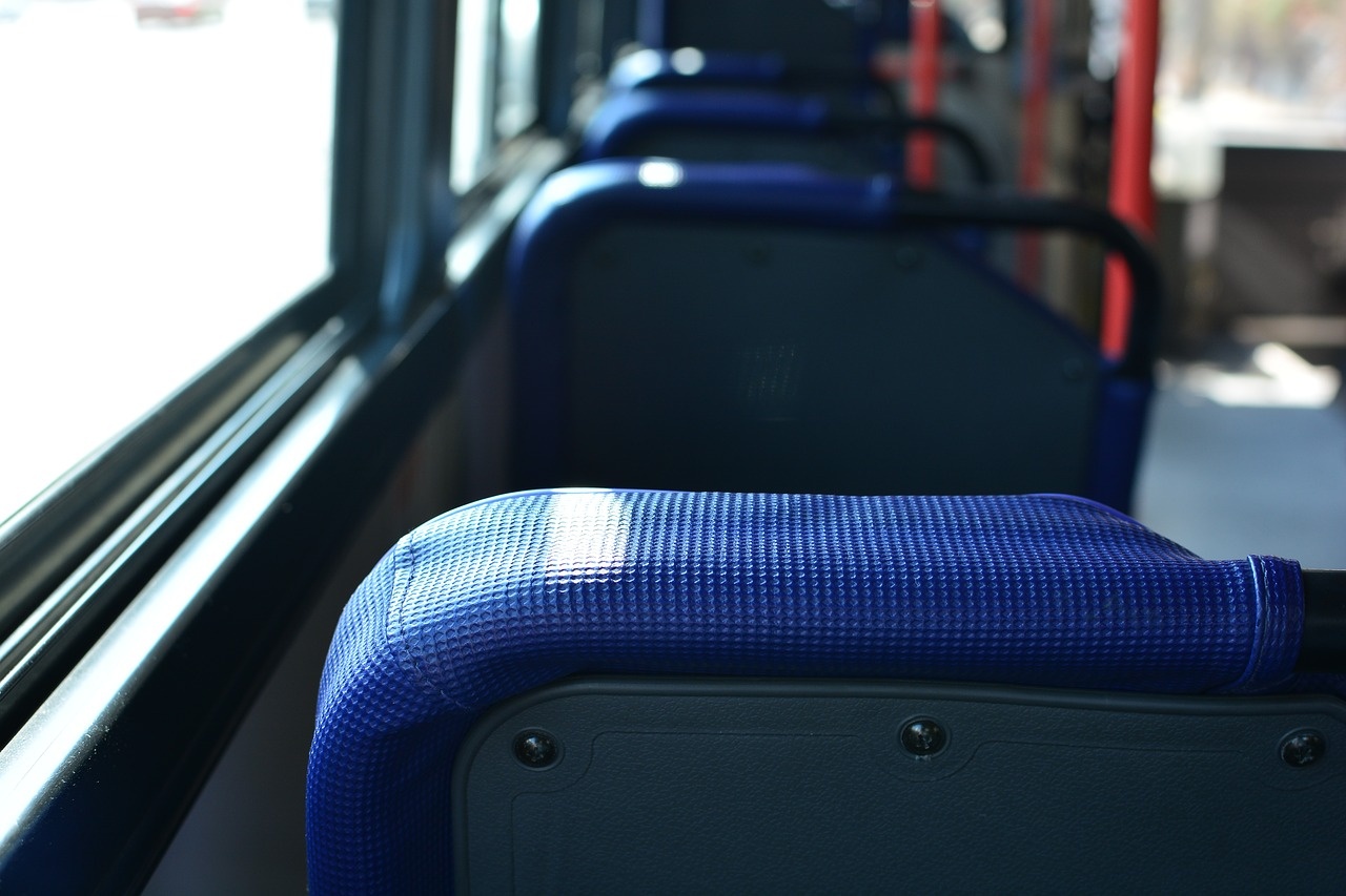 bus-2145402_1280.jpg