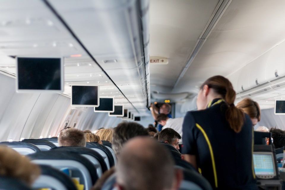 aircraft-2104594_960_720.jpg