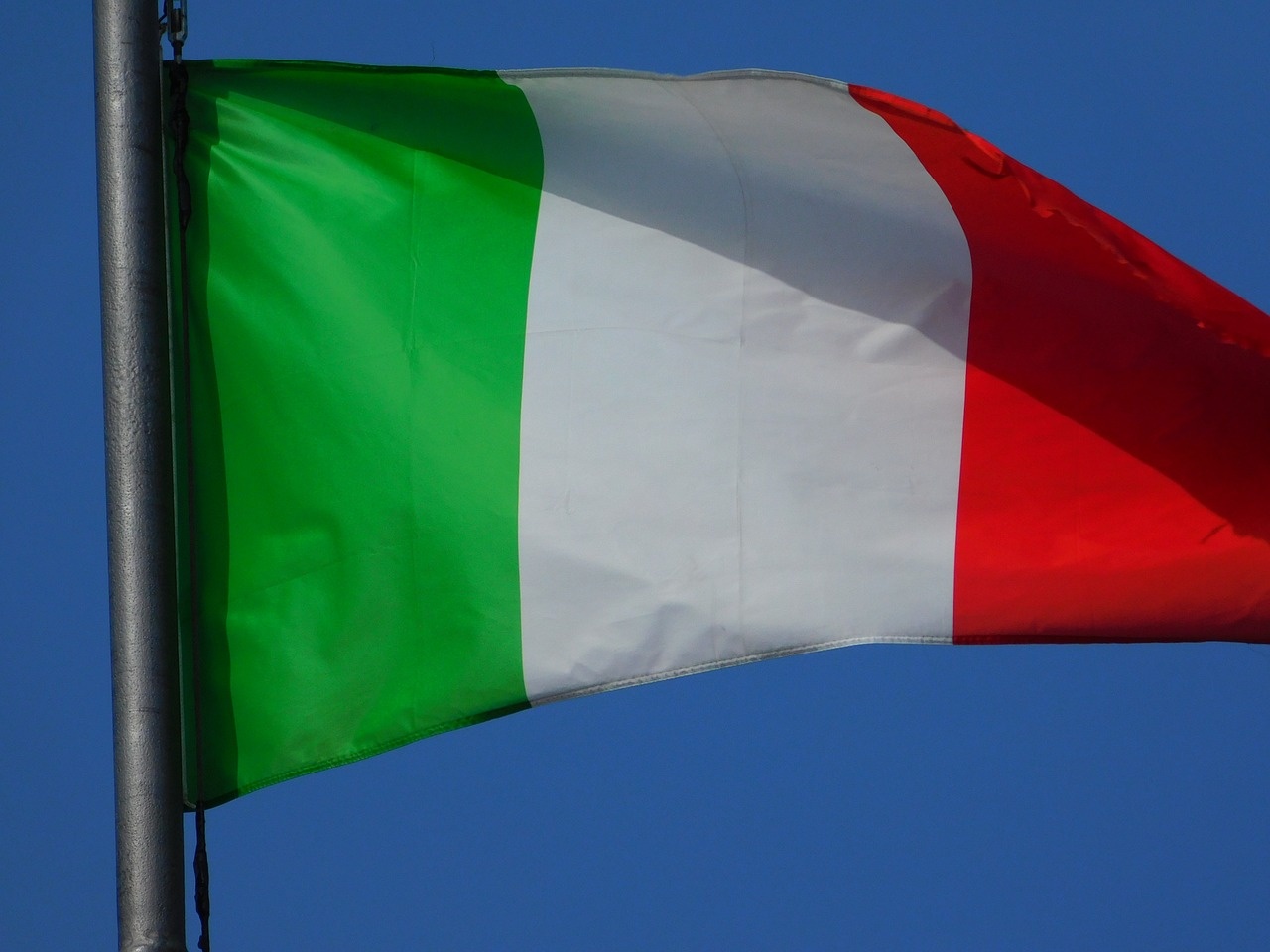 flag-1279672_1280.jpg