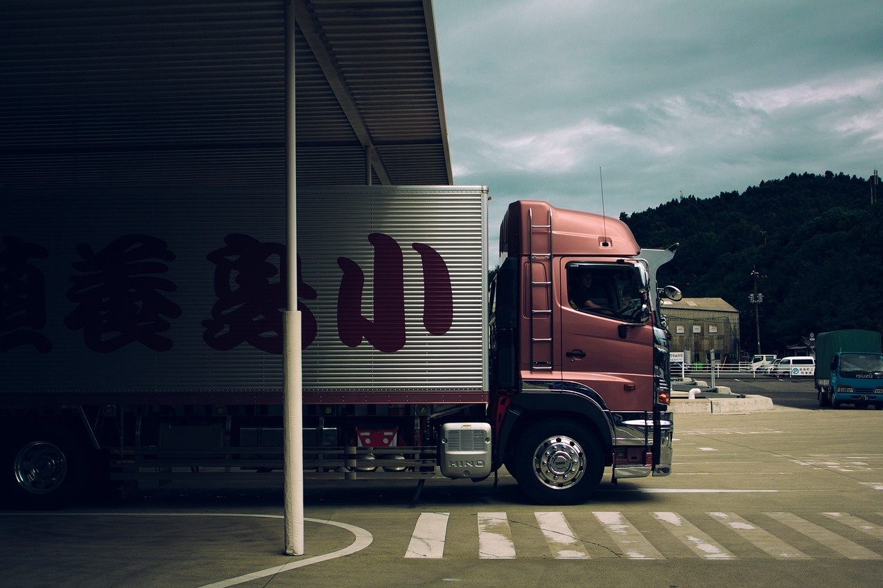 truck-1030846_1280 (1).jpg