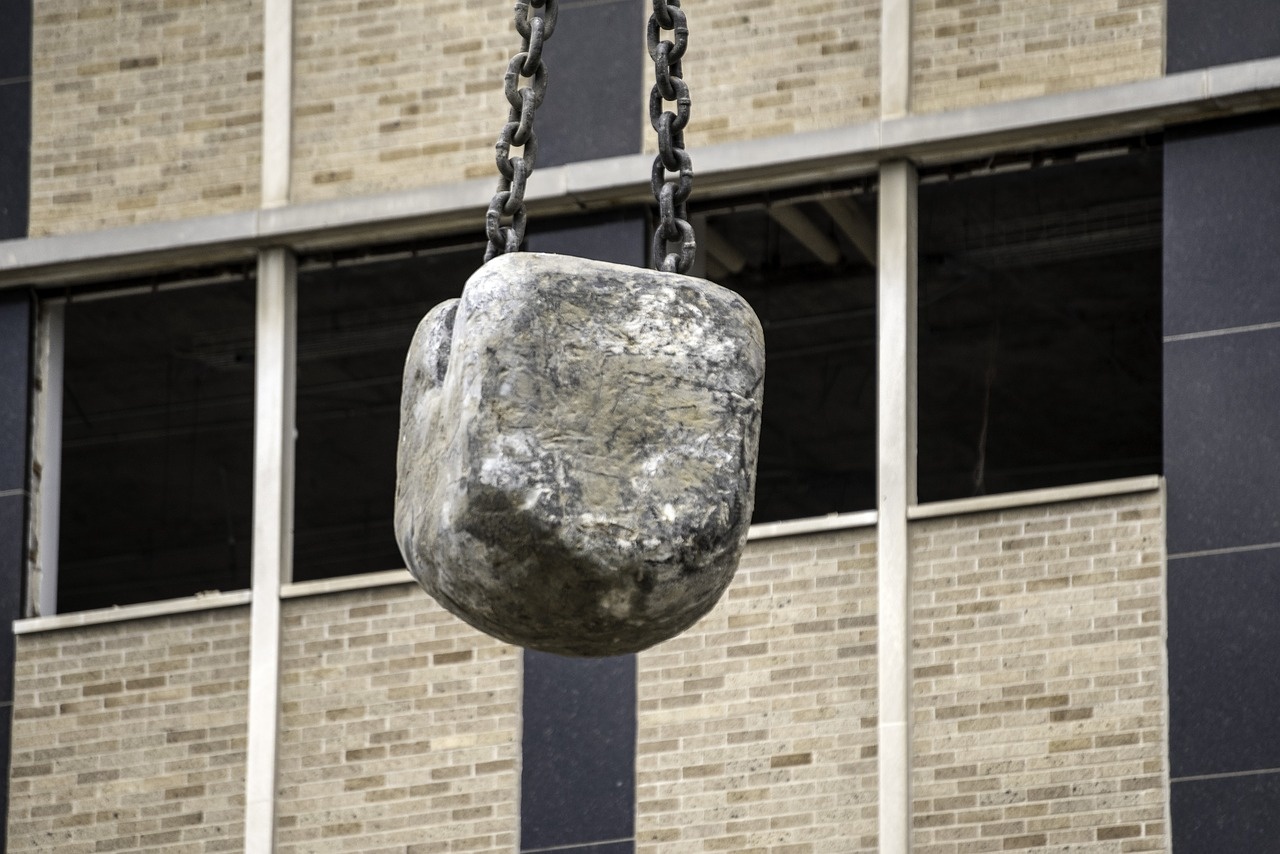 wrecking-ball-3597678_1280.jpg