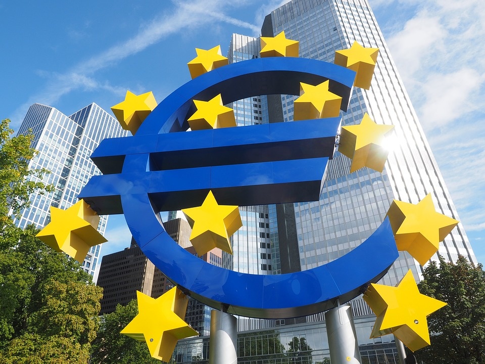 euro-sculpture-2867925_960_720.jpg