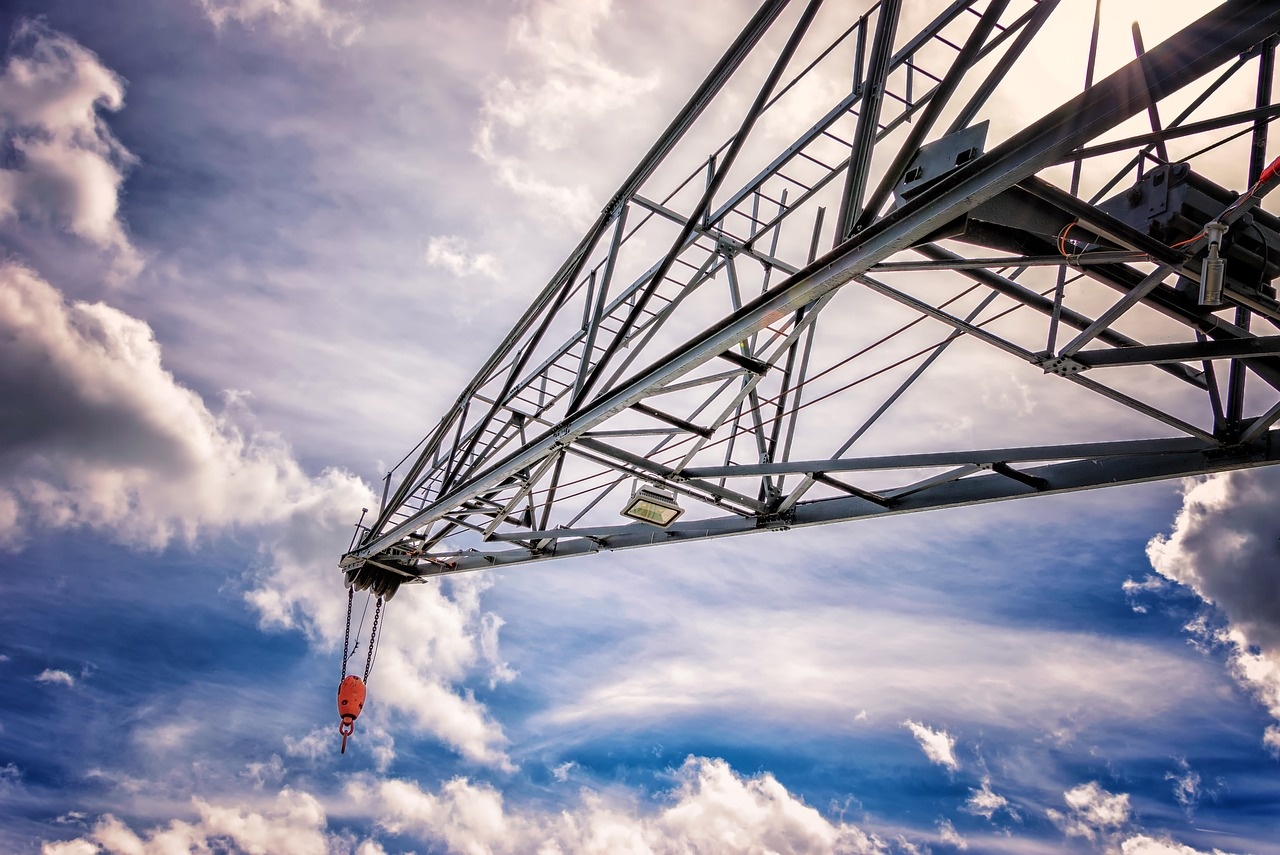crane-2634254_1280.jpg