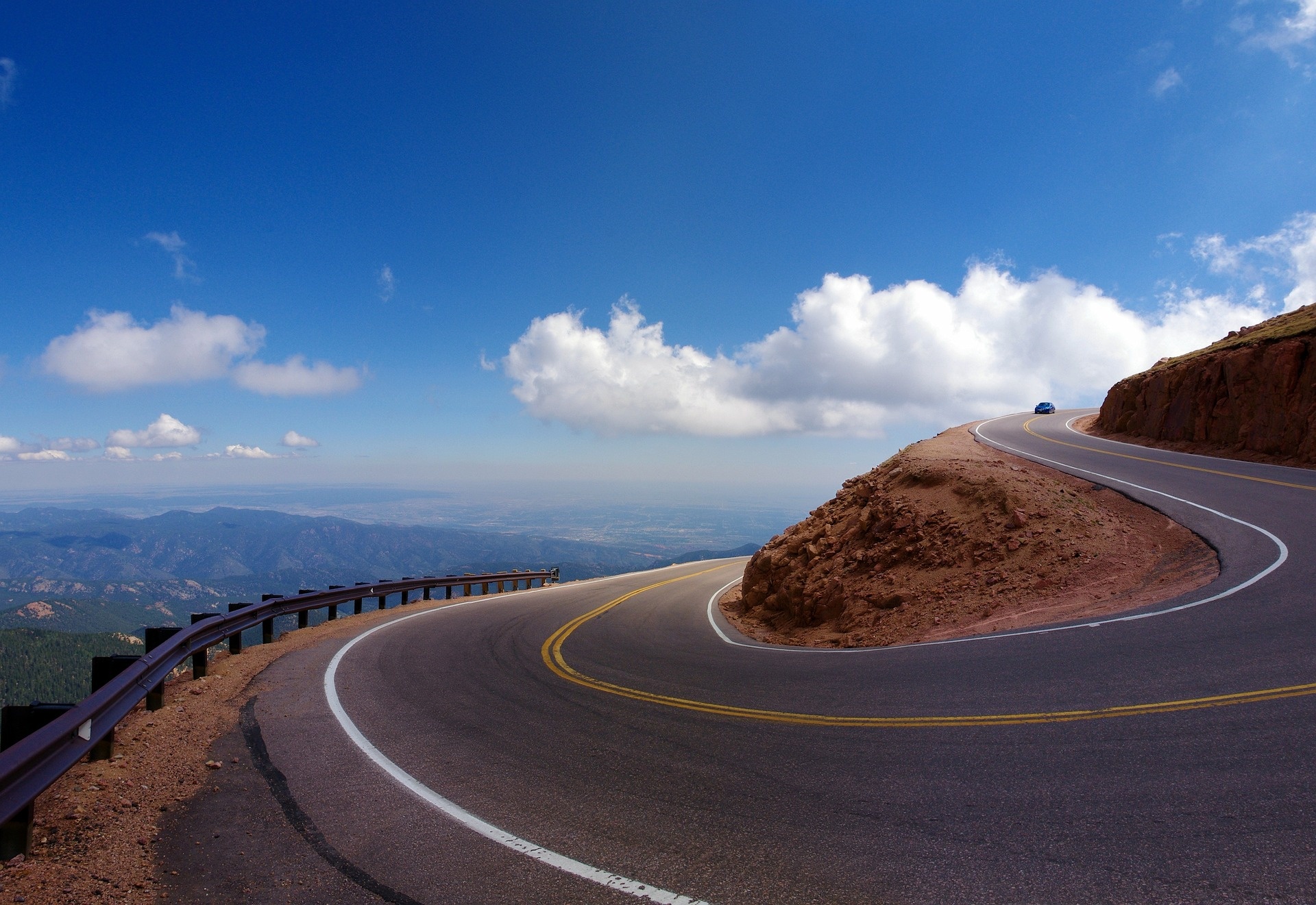pikes-peak-highway-3799979_1920.jpg