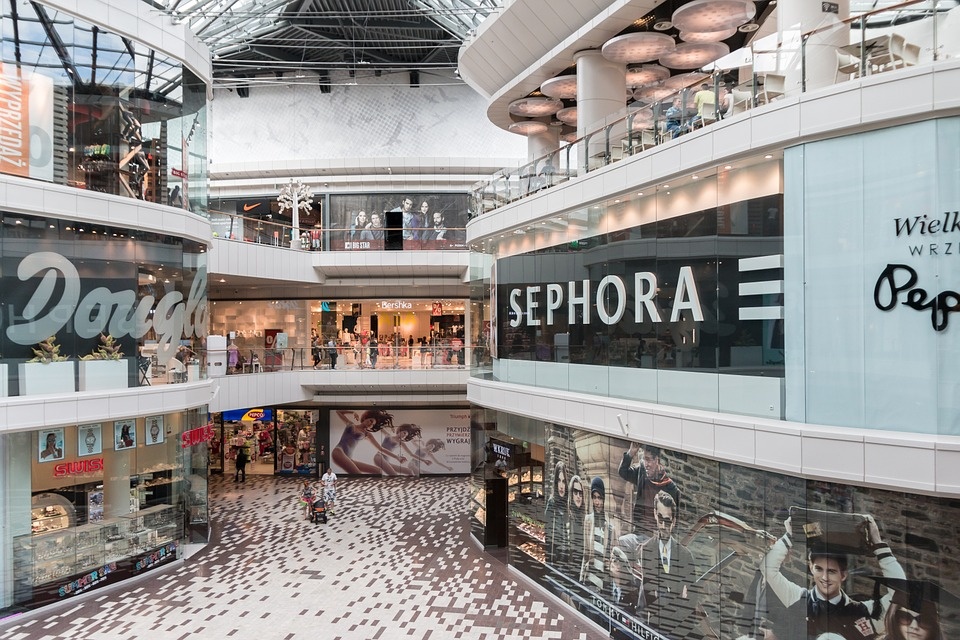 shopping-mall-906721_960_720.jpg