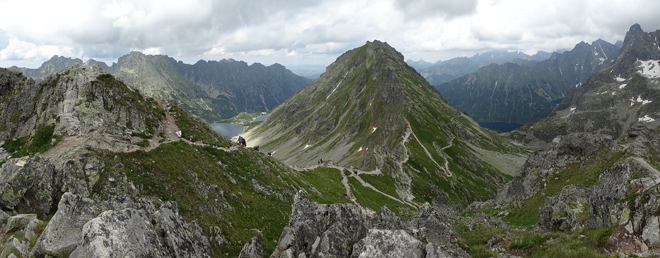 mountains-1992570_960_720.jpg