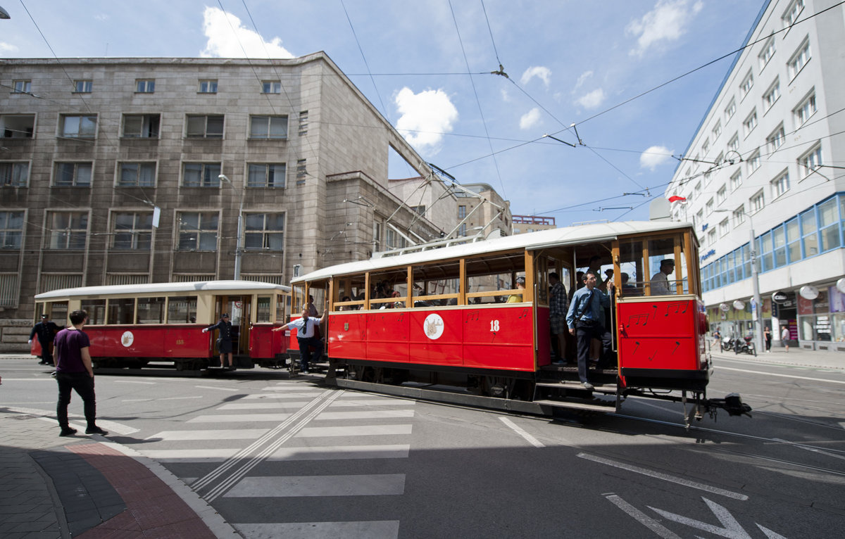 tram.jpeg