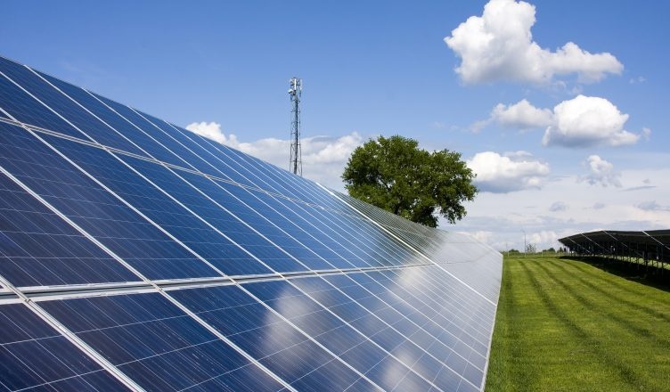 5-Razões-Porque-a-Energia-Solar-É-De-Fato-Sustentável-752x440.jpg