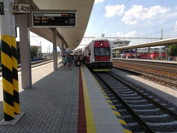 rail train.jpg