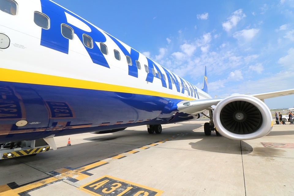 aircraft-2410190_960_720.jpg