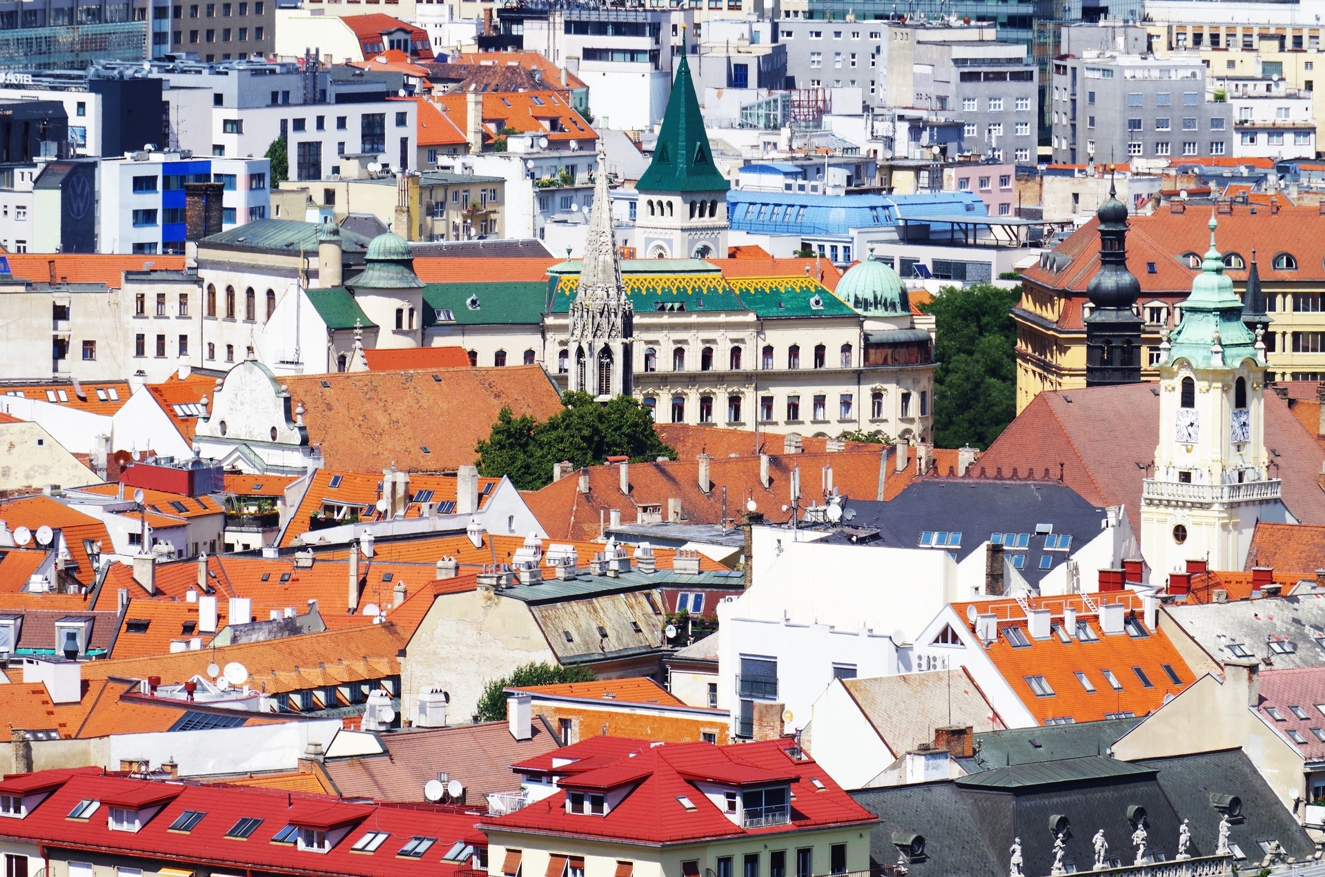 bratislava-1569438_1920.jpg