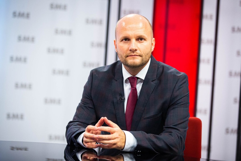 nad minsiter.jpg