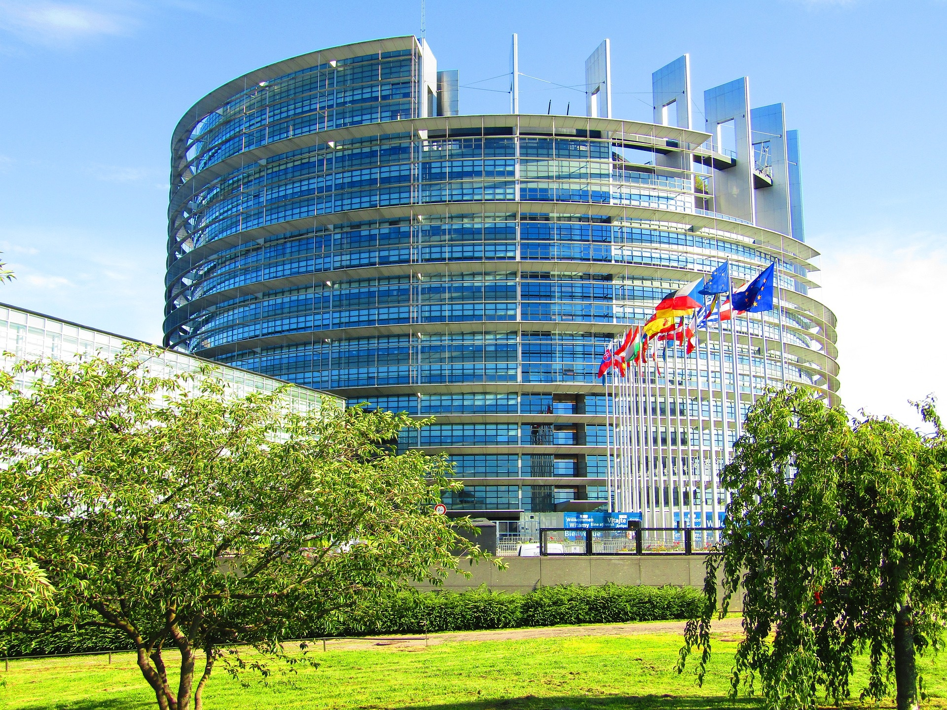 parliament-5180942_1920.jpg