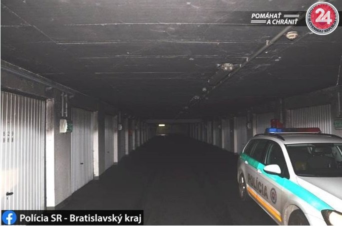 policia-poziar-garaz-Petrzalka.jpg