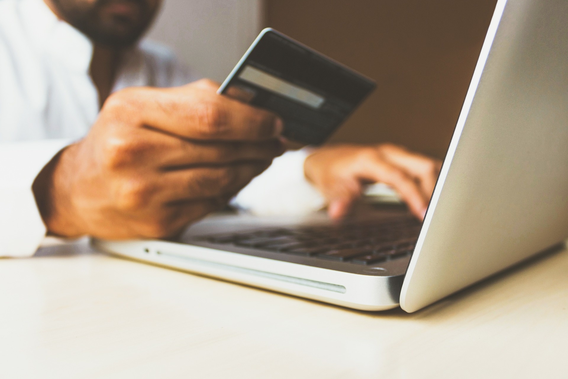 payment-g9bb0256cb_1920.jpg