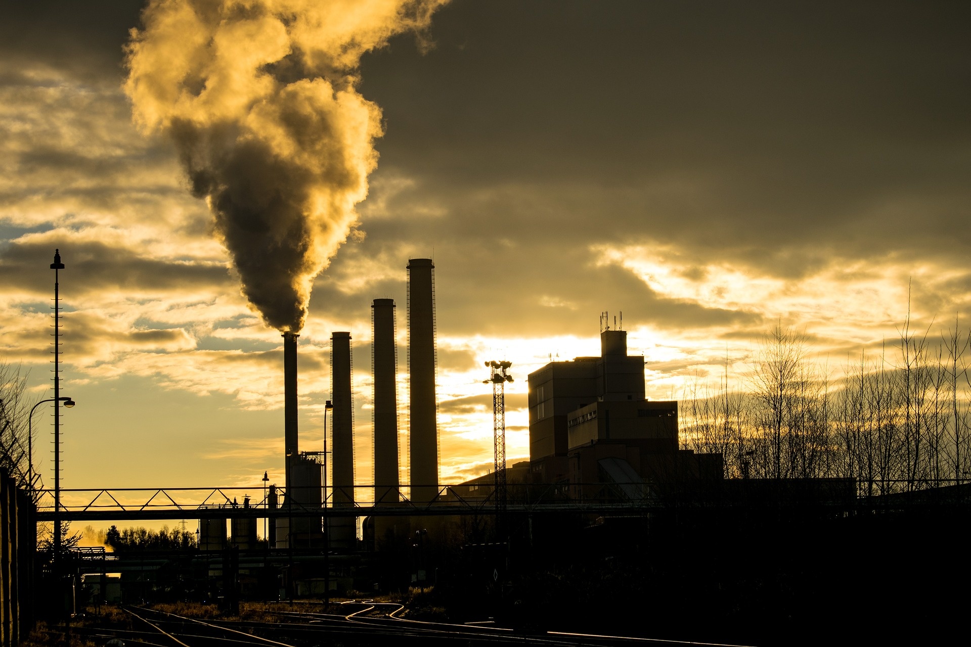 factory-3041496_1920.jpg