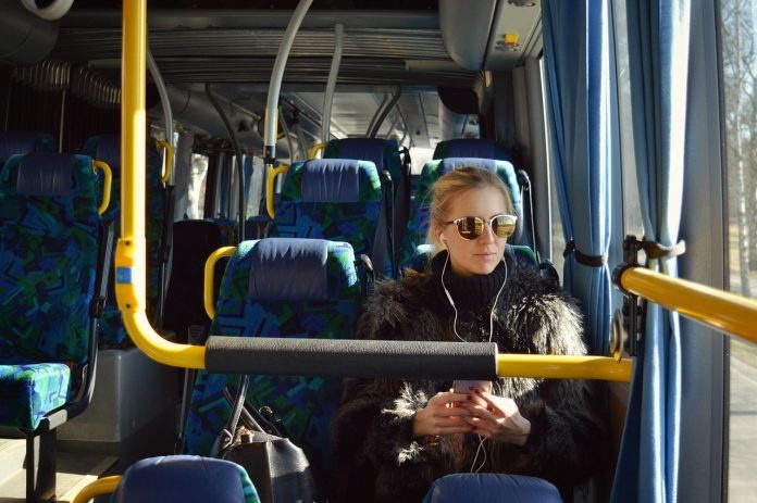 bus-2531578_1280-696x463.jpg