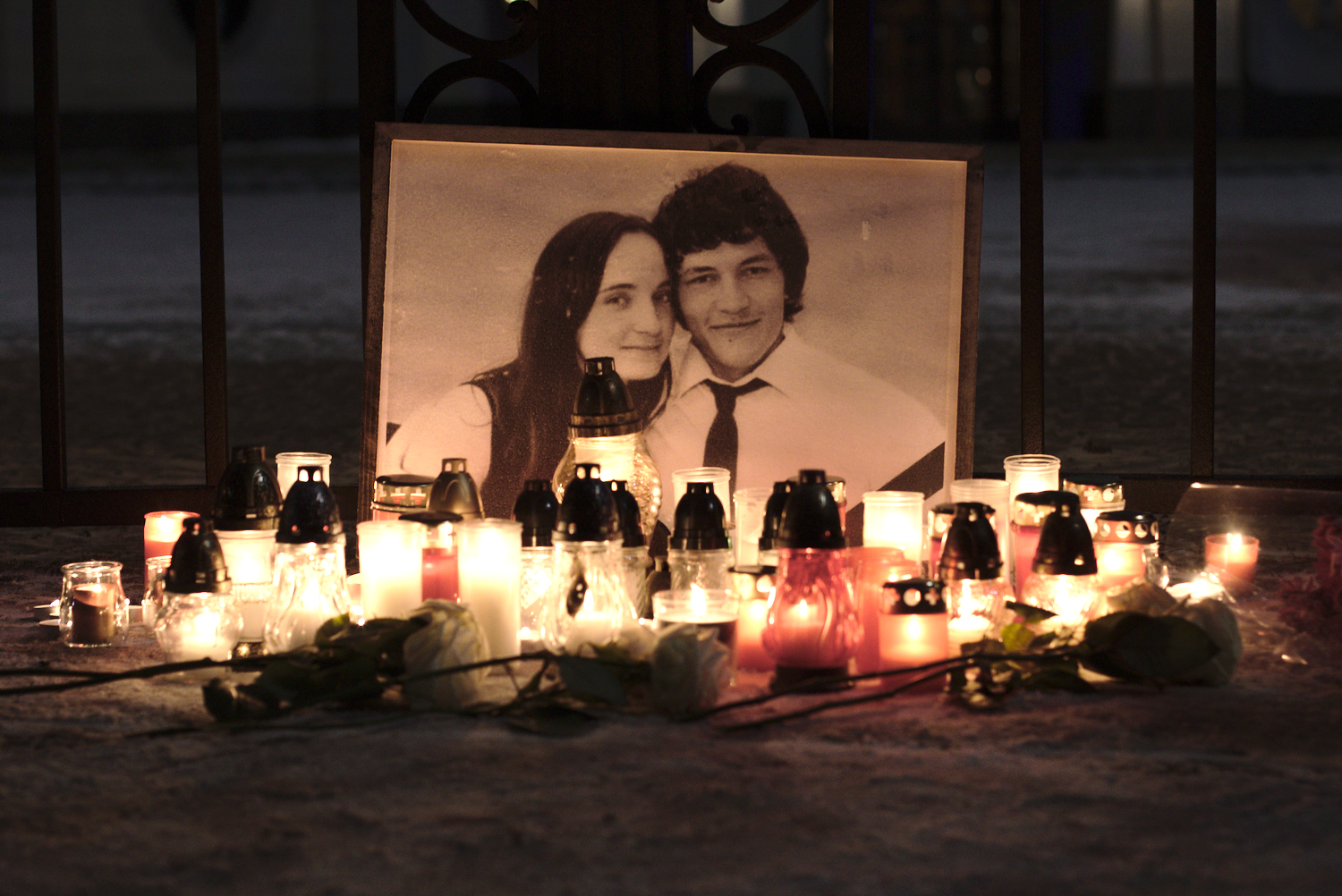 Demonstration_in_memory_of_murdered_journalist_Ján_Kuciak_and_his_fiancée_Martina_Kušnírová._Bratislava,_March_2nd_2018.png