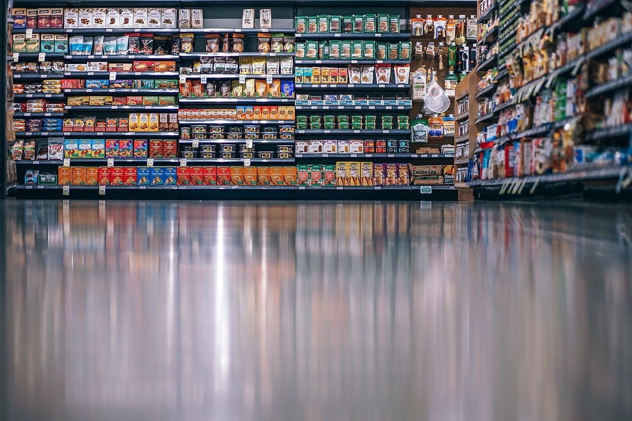aisle-3105629_1280.jpg