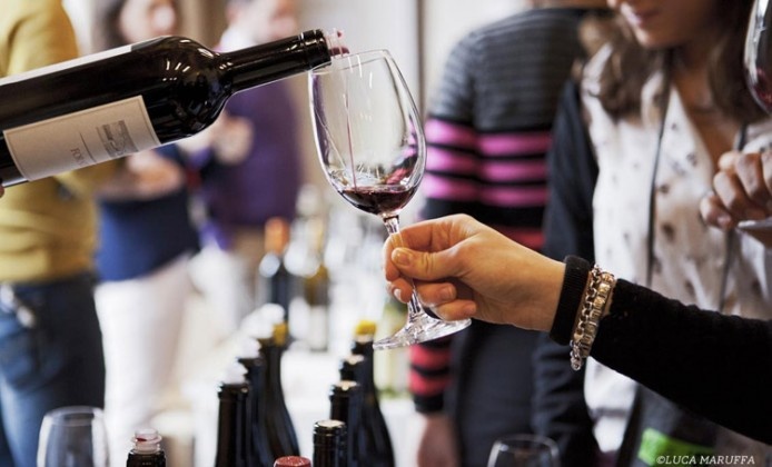 degustazione-vini-live-wine-2015-milano-694x420.jpg