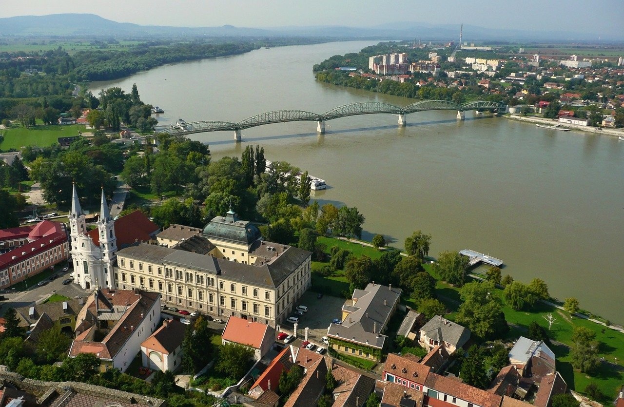 sturovo.jpg