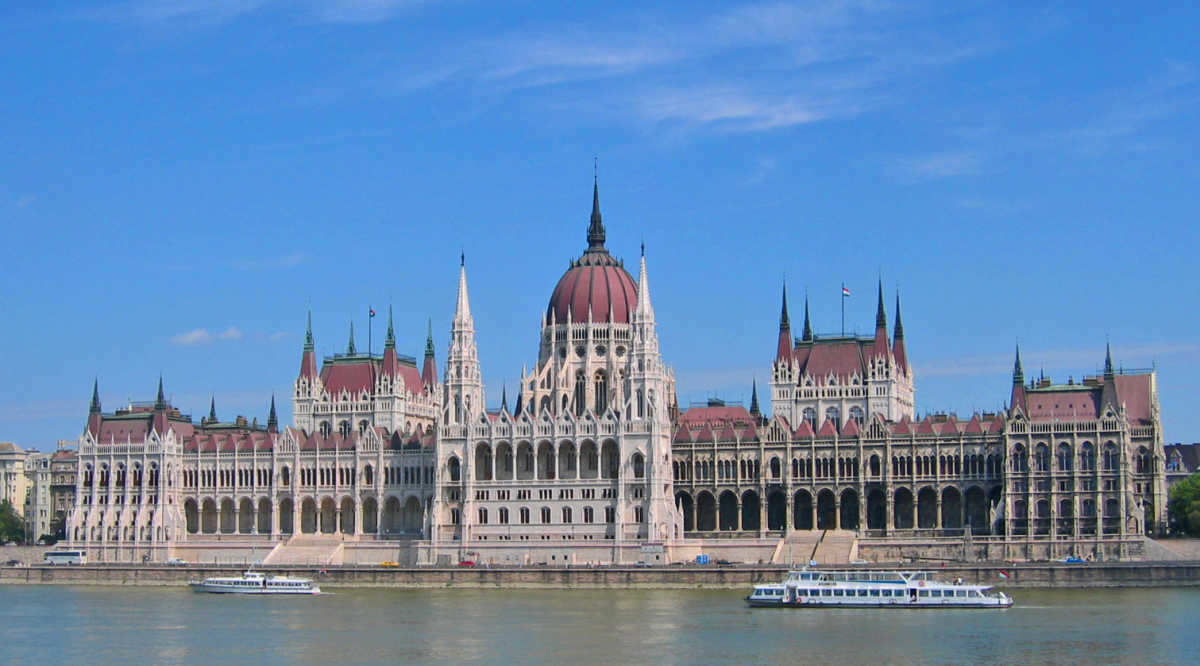 parlamento-di-Budapest.jpg