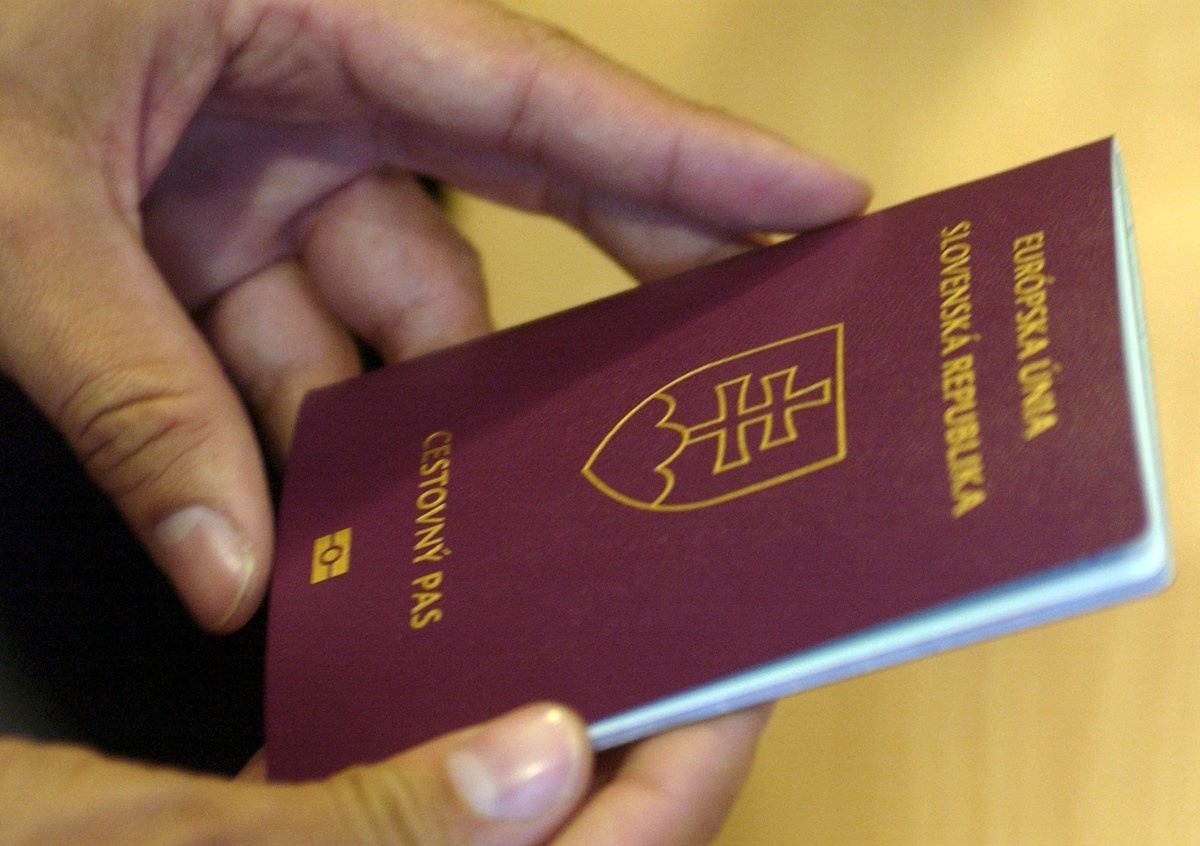slovak passport.jpeg