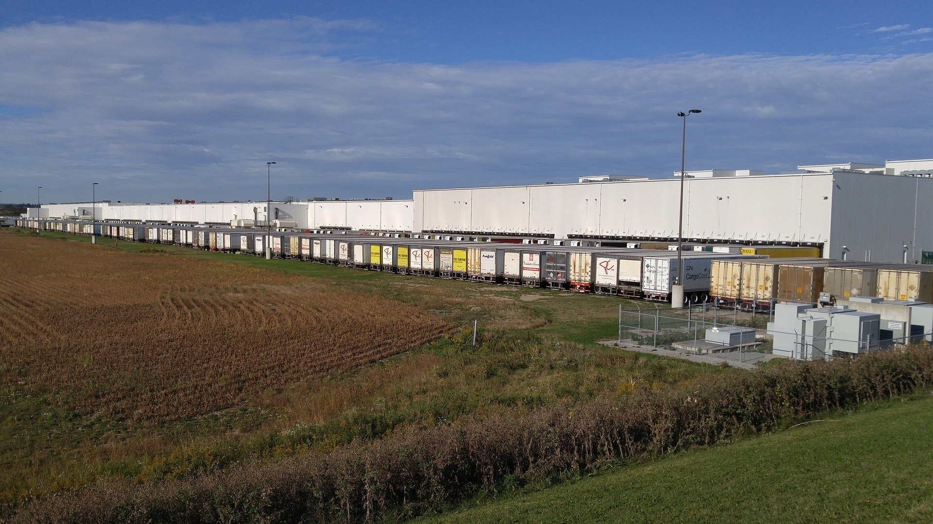 depot-1406937_1920.jpg