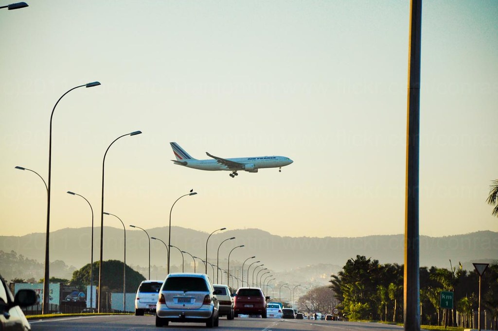 aereo su strada.jpg