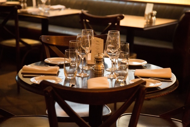 restaurant-14744450336tb.jpg