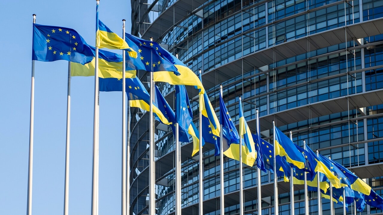 bandiera ucraina unione europea ue - pixabay-2.jpg