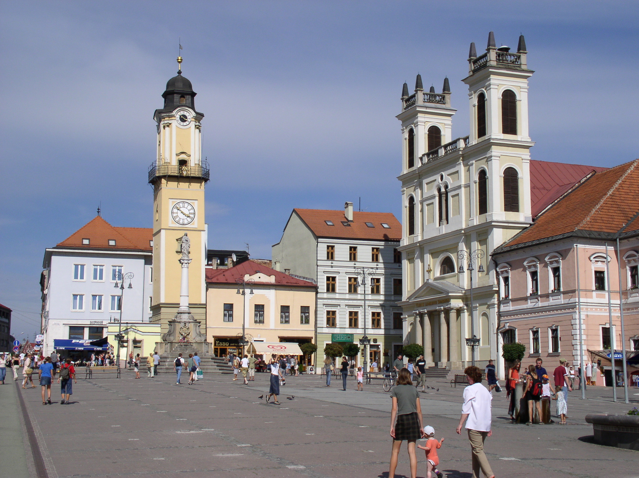 banska-bystrica-slovakia-2006-plaza-city-town-1633330-pxhere.com.jpg