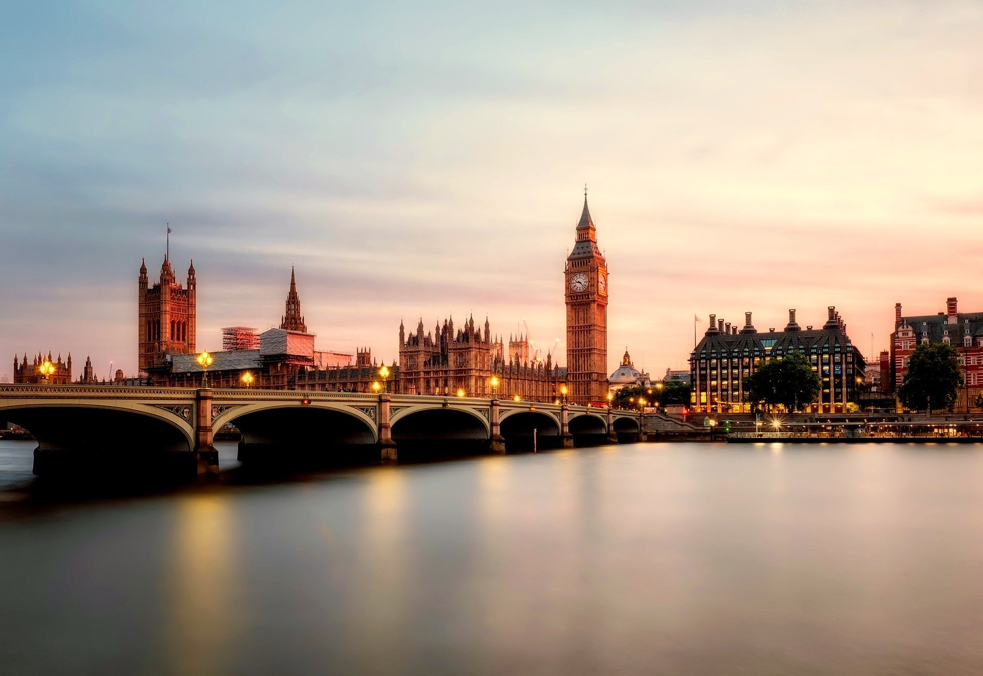 big-ben-2393098_1920.jpg